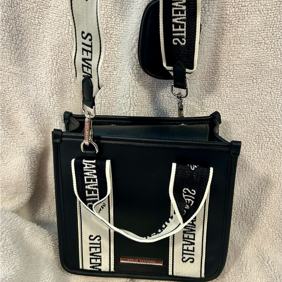 Steve Madden Viral TikTok crossbody bag - Picture 4 of 5